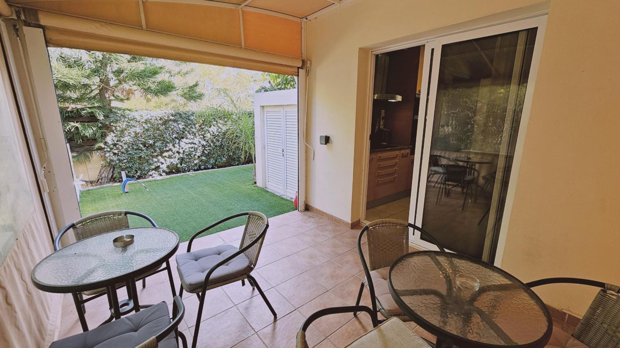 Nissi House Case de vacanță